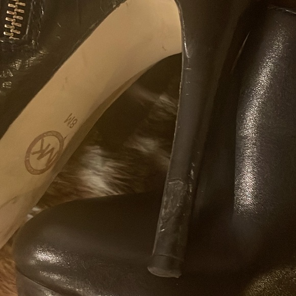 Gorgeous Michael Kors leather ankle booties ! - Picture 6 of 9